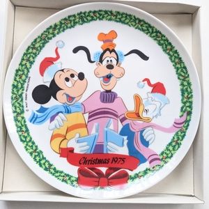 Walt Disney 1975 Christmas Plate